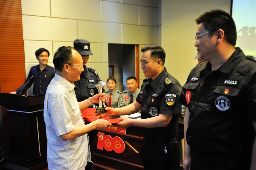 640.webp (19).jpg 640.webp (19).jpg